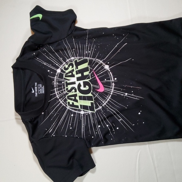 Boy's  Nike Dri-Fit Athletic Polyester T-shirt Size 6 - Picture 1 of 4